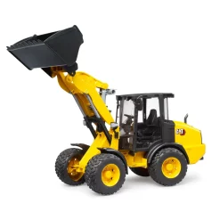 Bruder shovel Cat