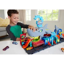 Hot Wheels City Ultra Shark Car Wash