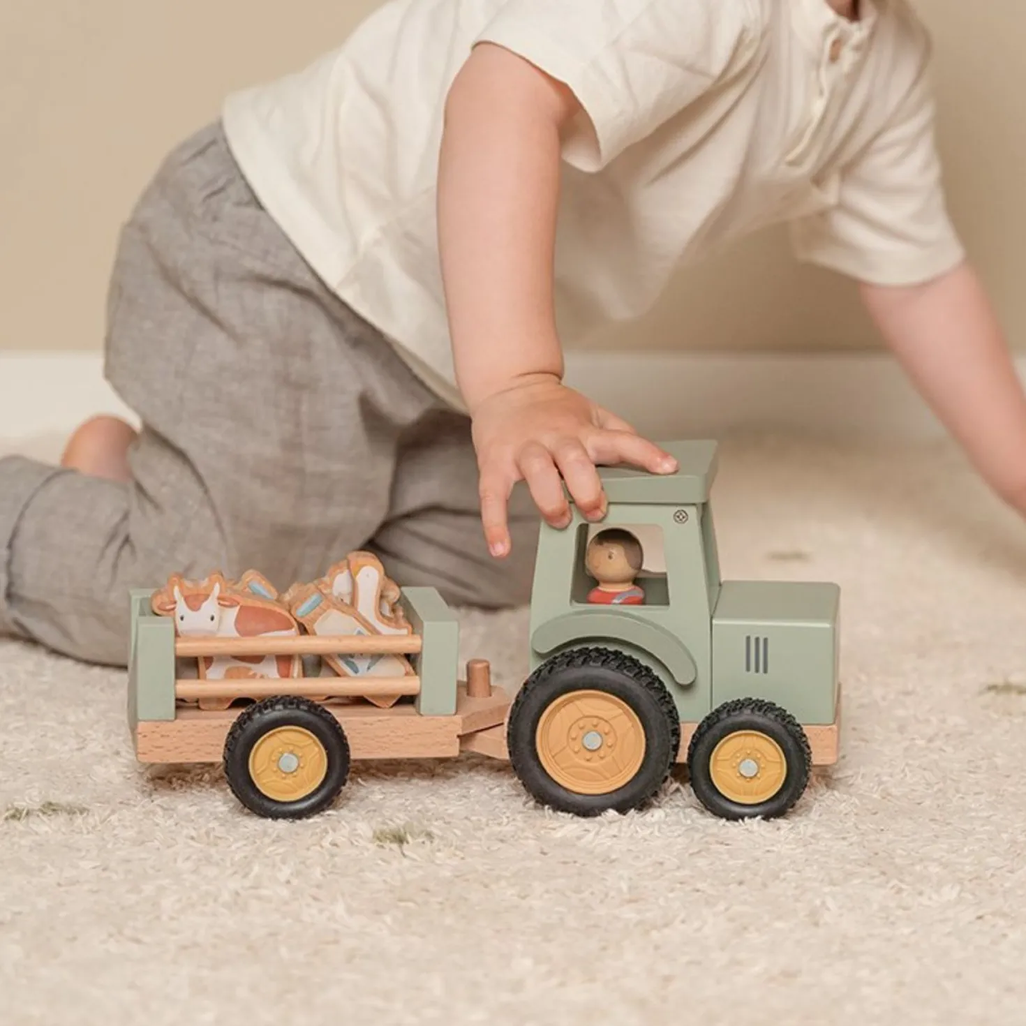 Little Farm Tractor Met Trailer