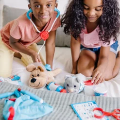 Melissa & Doug Examine & Treat Pet Vet Play Set