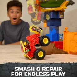 Monster Jam 164 Smash & Bash Crash Course Playset