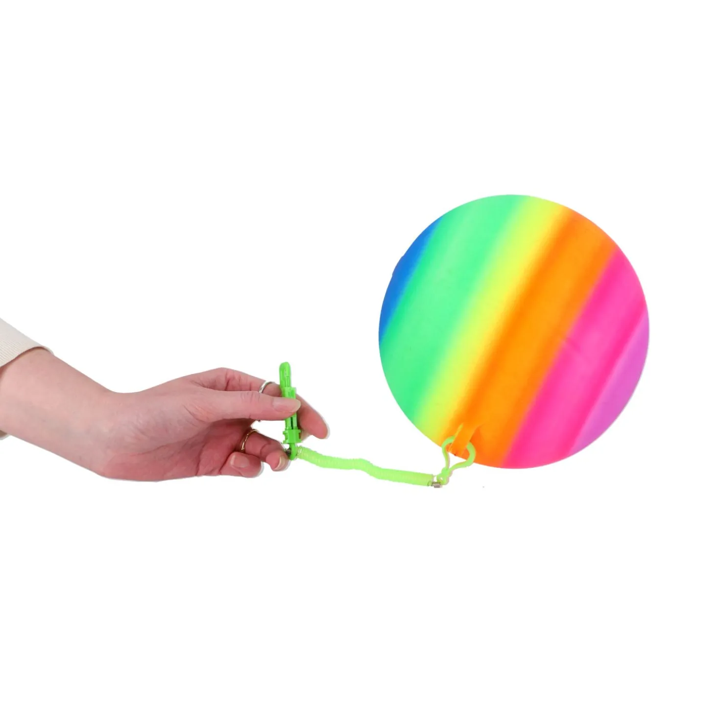 Regenboogbal met koord