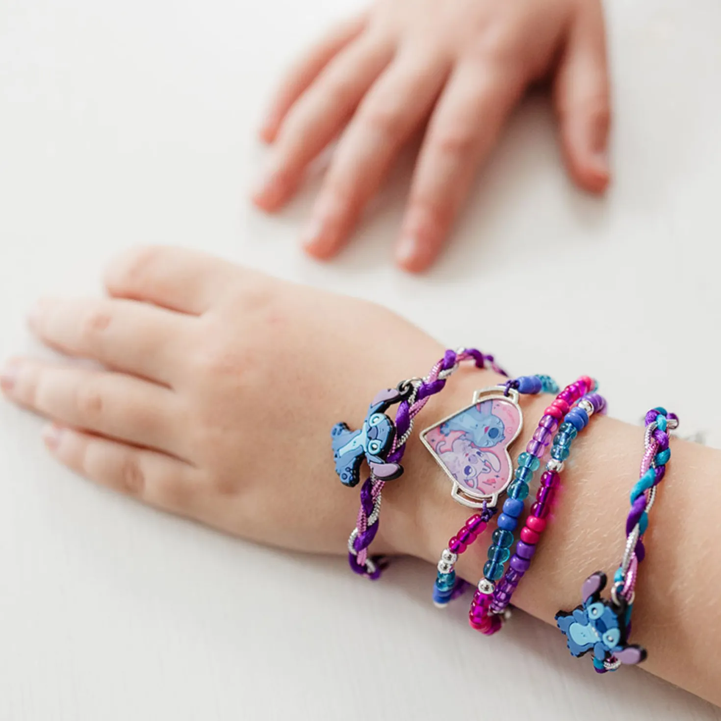 Totum Stitch bedelarmbanden maken